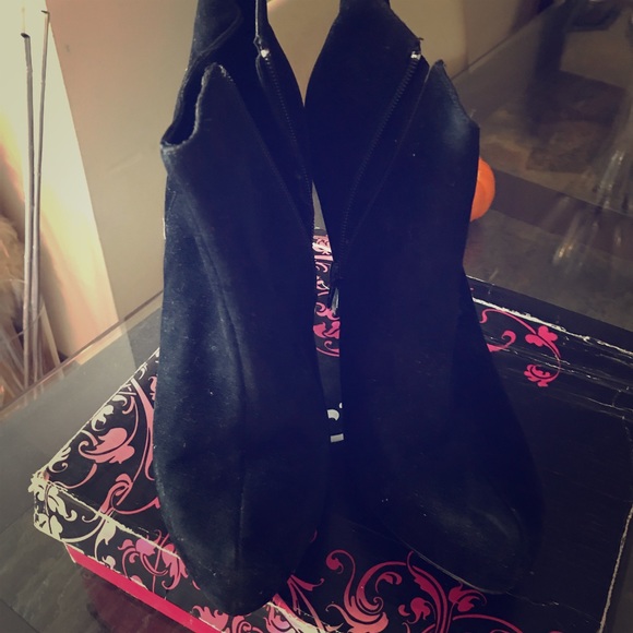 Bootie - Picture 1 of 4